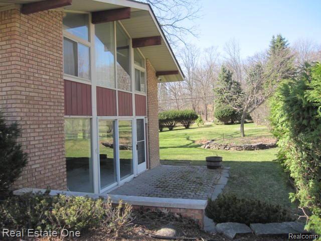 36 Mead Road Rochester, MI 48306 - Photo 2 of 19 IMG_3167