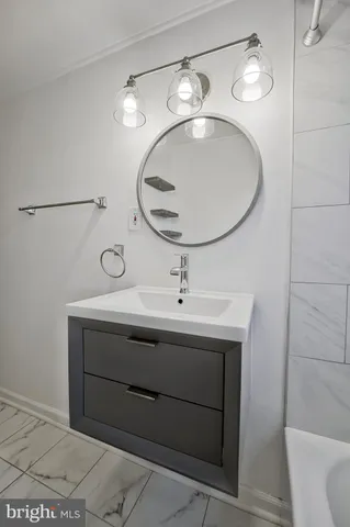 $2,200 | 704 South Arlington Mill Drive, Unit 204, Arlington, VA 22204