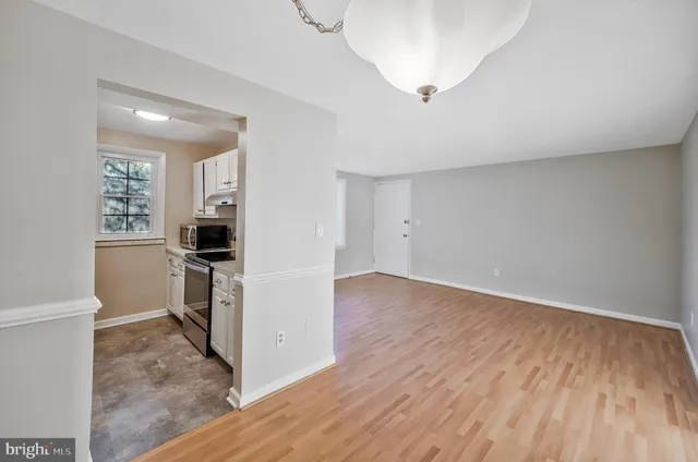 $2,200 | 704 South Arlington Mill Drive, Unit 204, Arlington, VA 22204