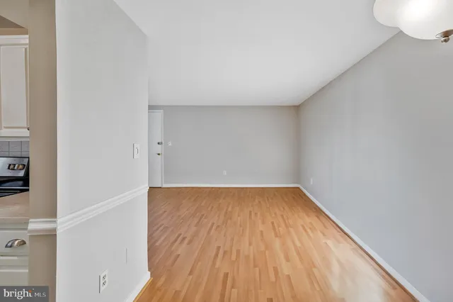 $2,200 | 704 South Arlington Mill Drive, Unit 204, Arlington, VA 22204