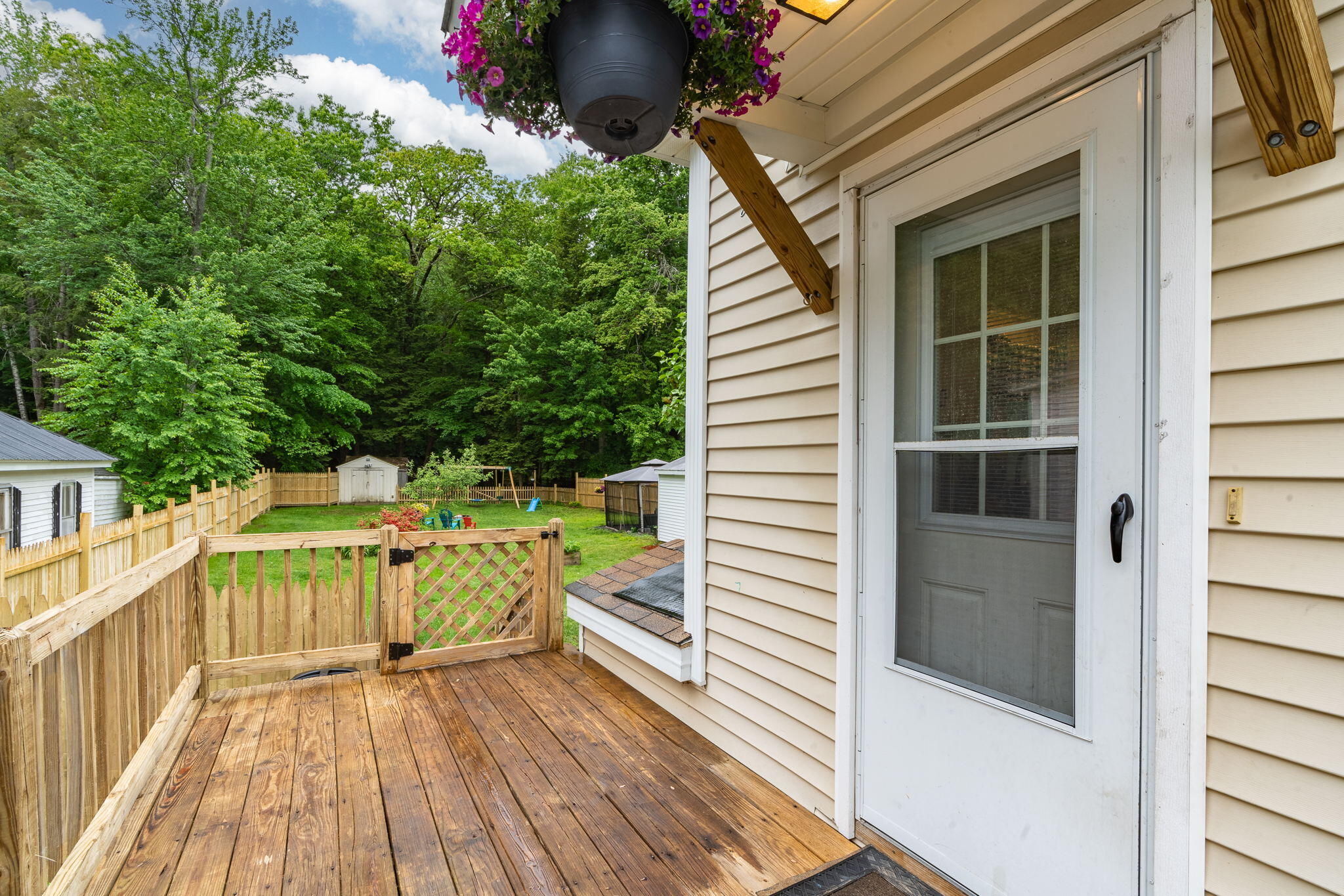 25 Howard Street Springvale, ME 04083 - Photo 6 of 34 25Howard-4