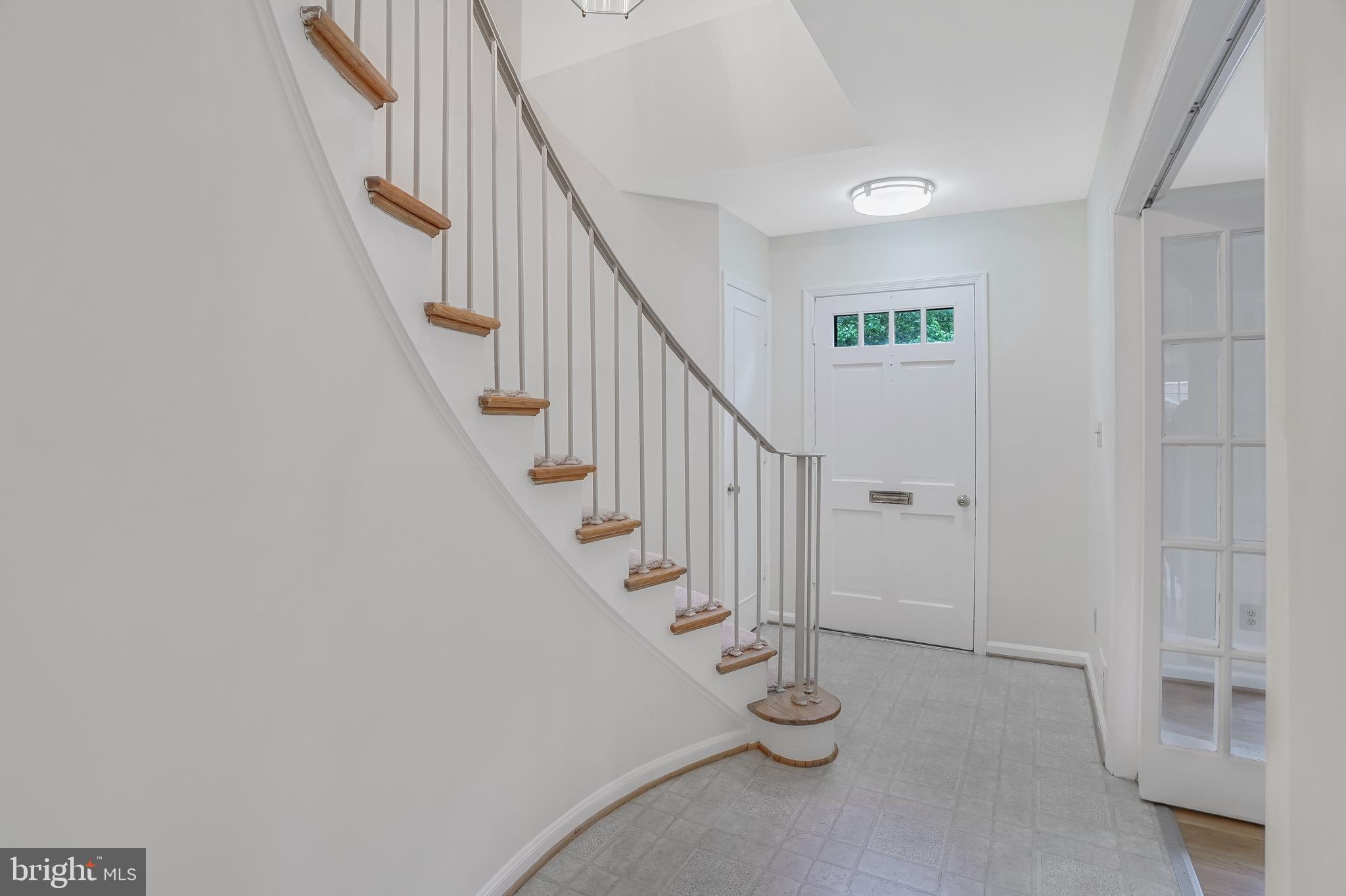 8301 Forrester Boulevard Springfield, VA 22152 - Photo 22 of 50 Foyer