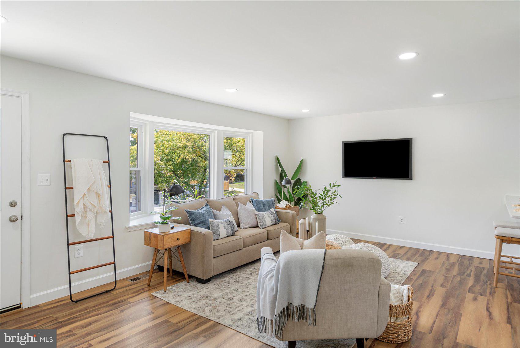 2208 Chapman Road Hyattsville, MD 20783 - Photo 4 of 35 Gallery Image 4