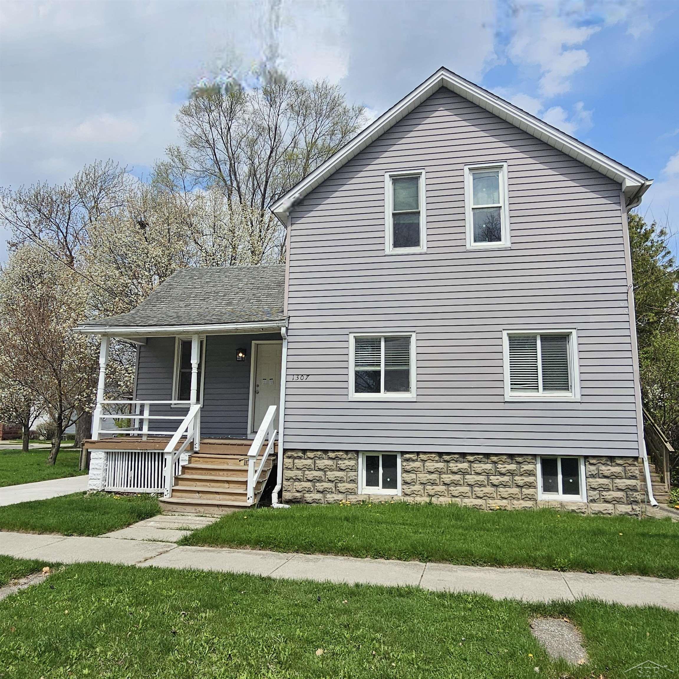 1307 18th Street Bay City, MI 48708 - Photo 3 of 19