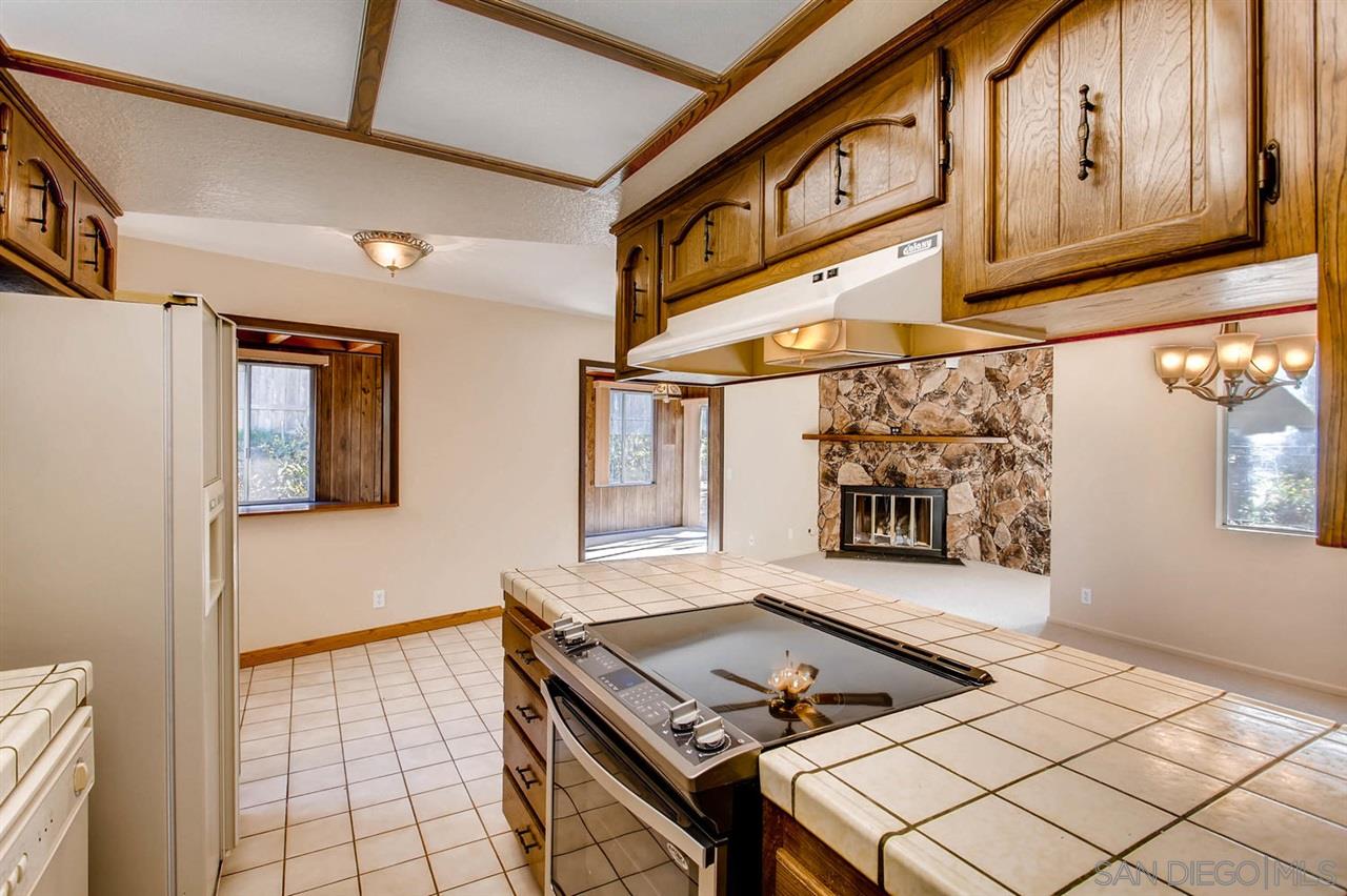 10412 Loma Rancho Drive Spring Valley, CA 91978 - Photo 8 of 24 Gallery Image 8