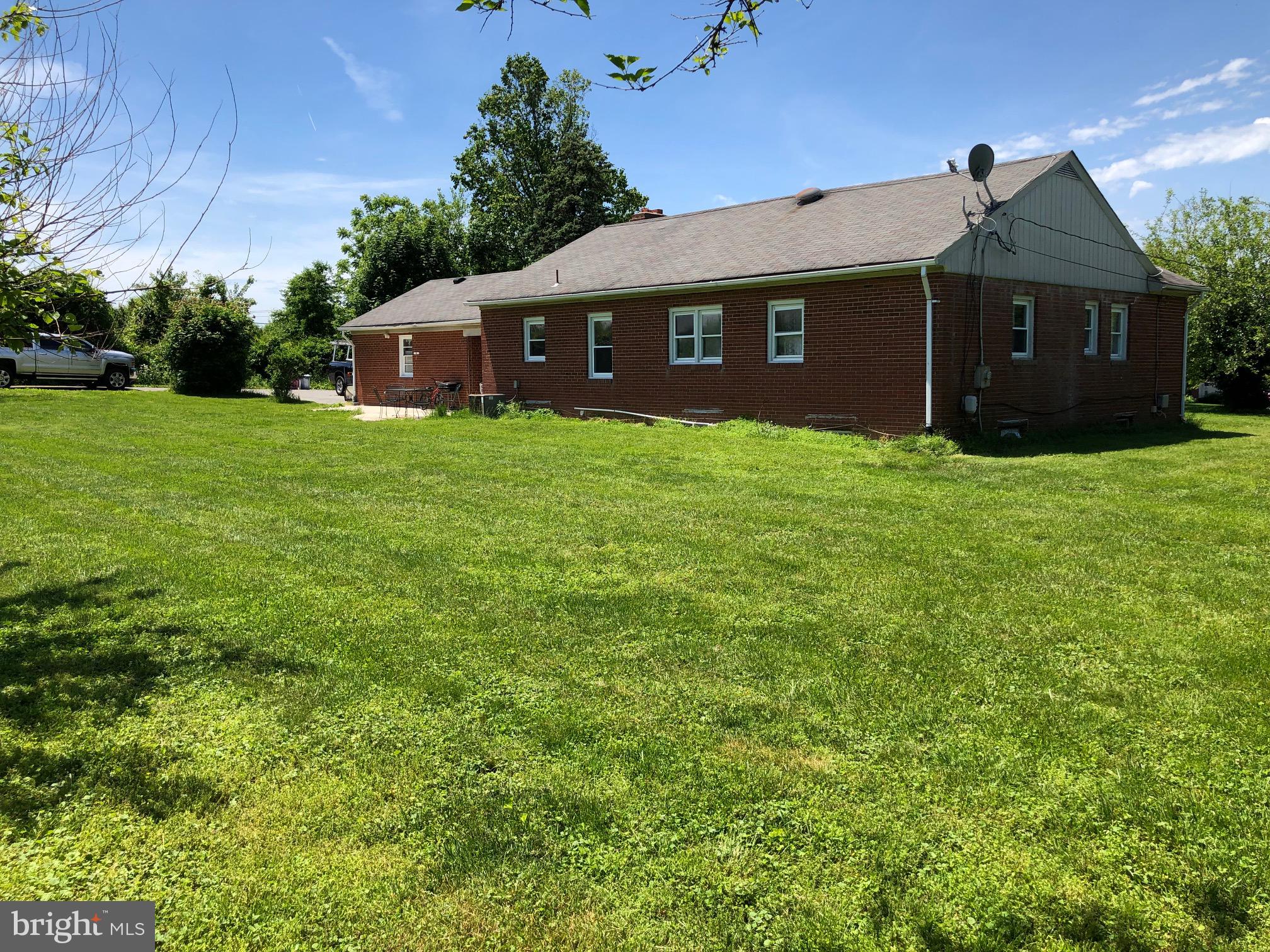 23121 Ridge Road Germantown, MD 20876 - Photo 30 of 33 Rear yard