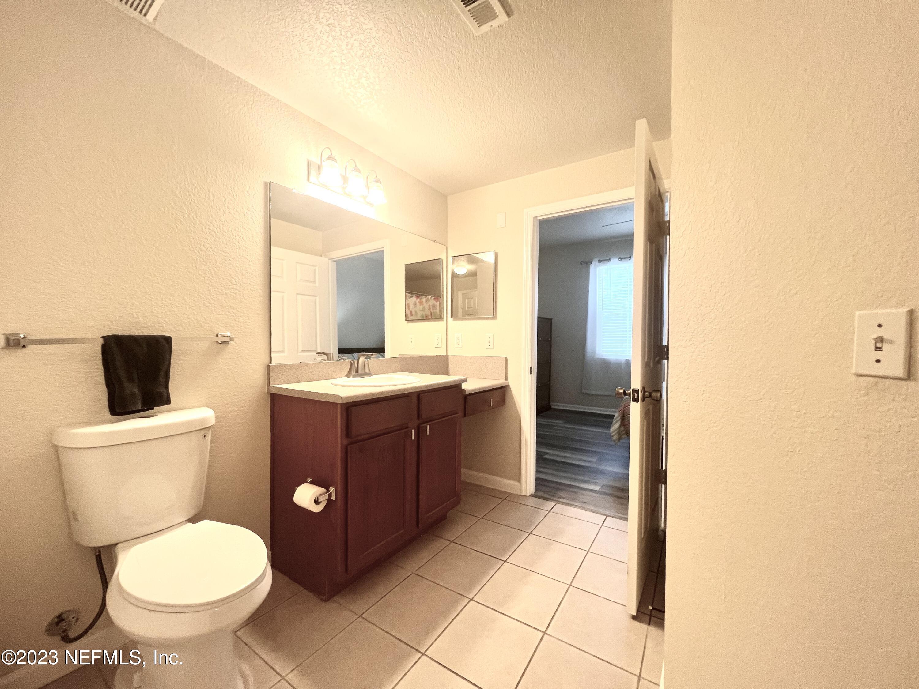 8550 Touchton Road, Unit 1812 Jacksonville, FL 32216 - Photo 22 of 30 2nd Bathroom