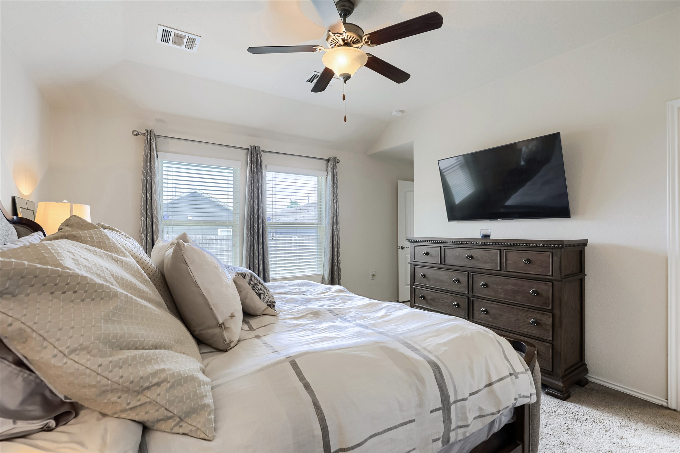 7216 Razors Edge Drive Austin, TX 78744 - Photo 11 of 36