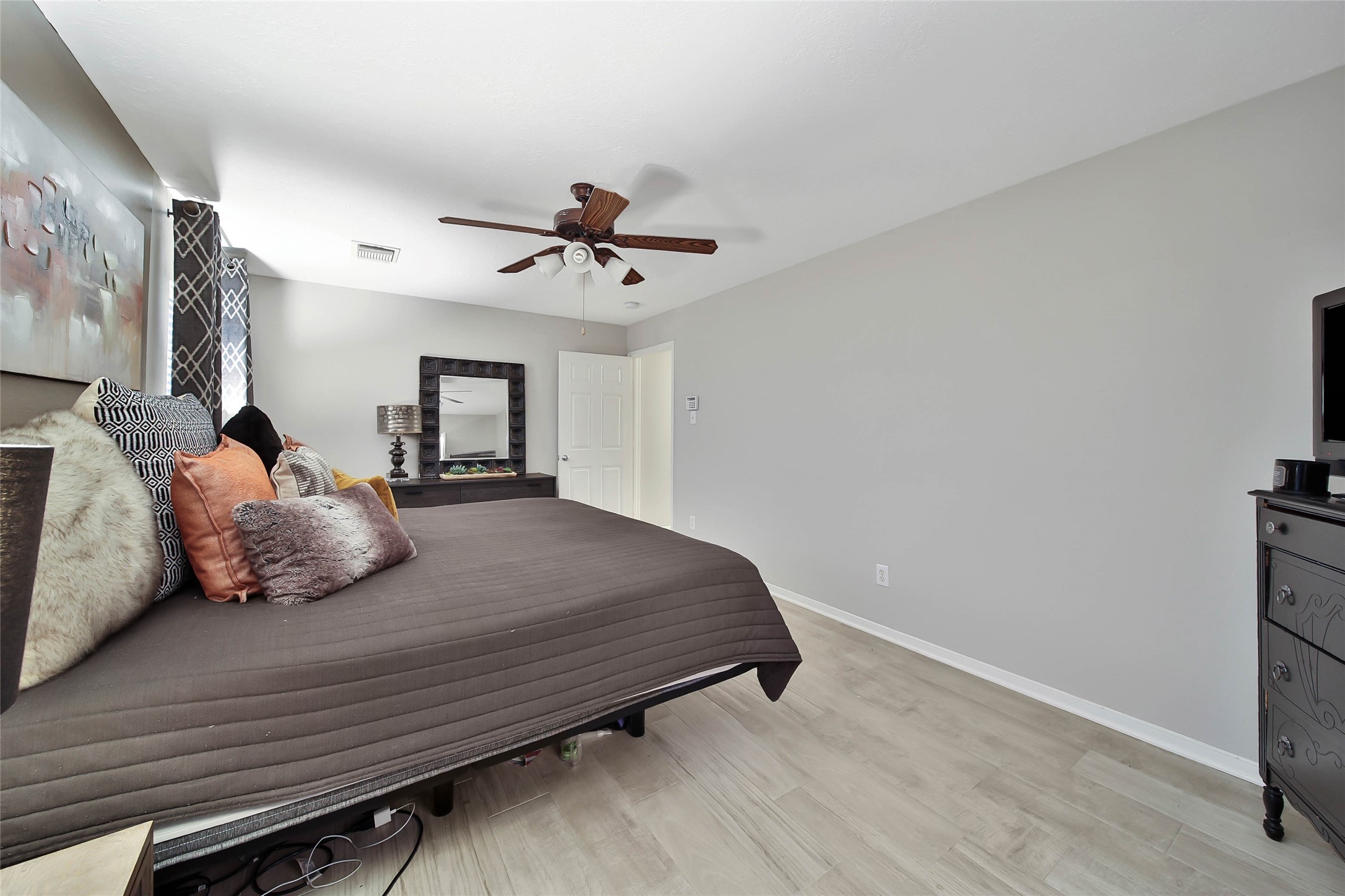 21727 Texian Court Spring, TX 77388 - Photo 21 of 38 Primary Bed