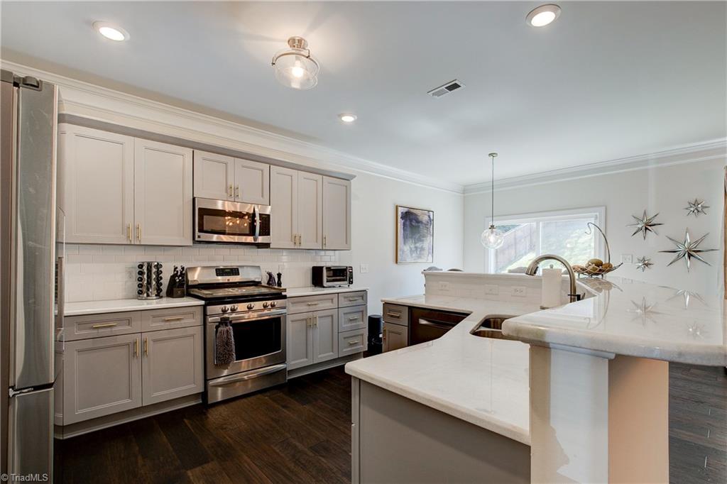 3556 Lamplight Way High Point, NC 27265 - Photo 12 of 38 Gallery Image 12