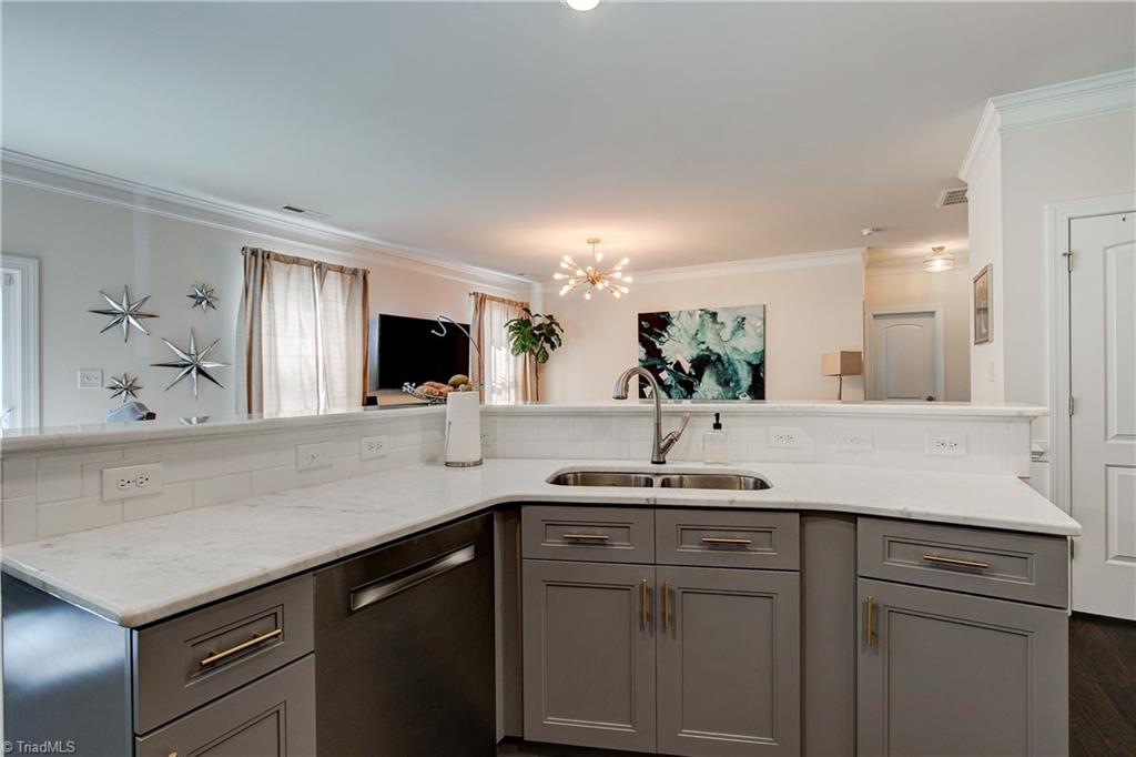 3556 Lamplight Way High Point, NC 27265 - Photo 13 of 38 Gallery Image 13