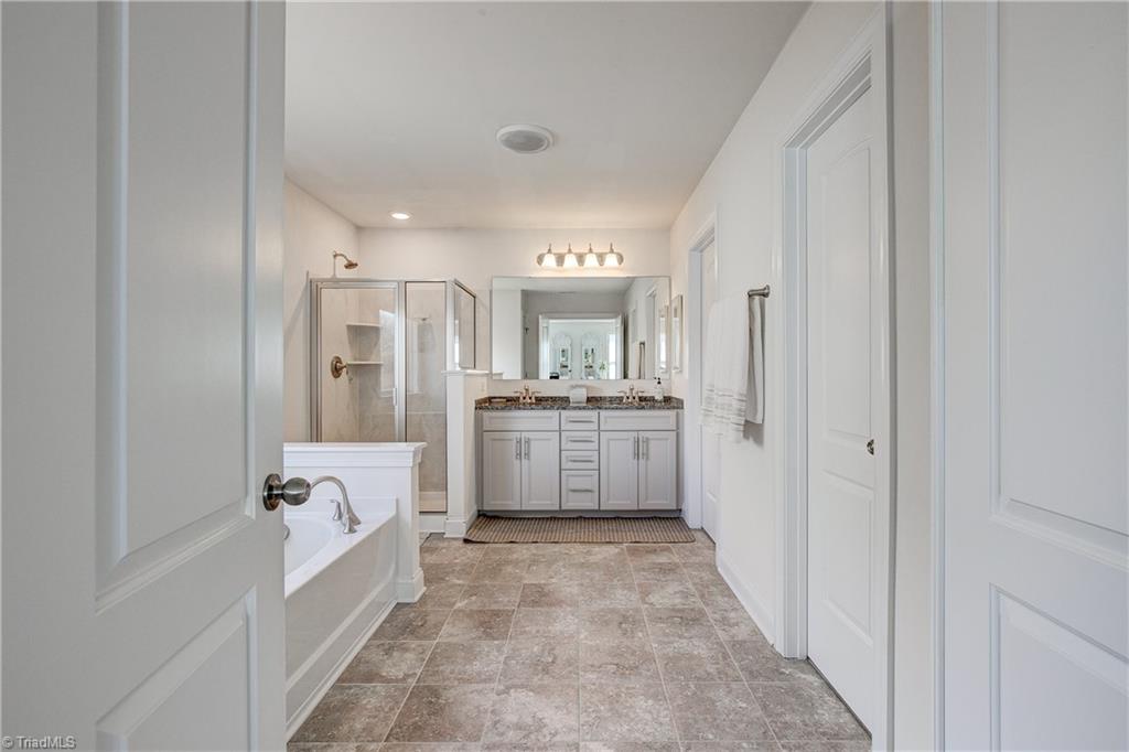 3556 Lamplight Way High Point, NC 27265 - Photo 22 of 38 Gallery Image 22