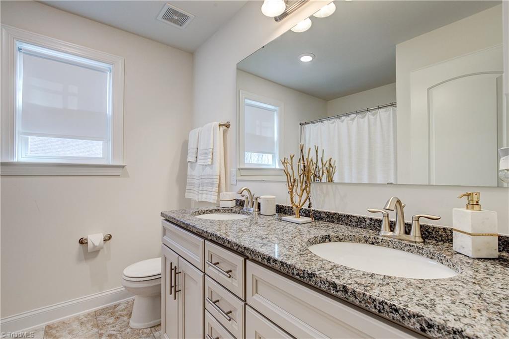3556 Lamplight Way High Point, NC 27265 - Photo 29 of 38 Gallery Image 29