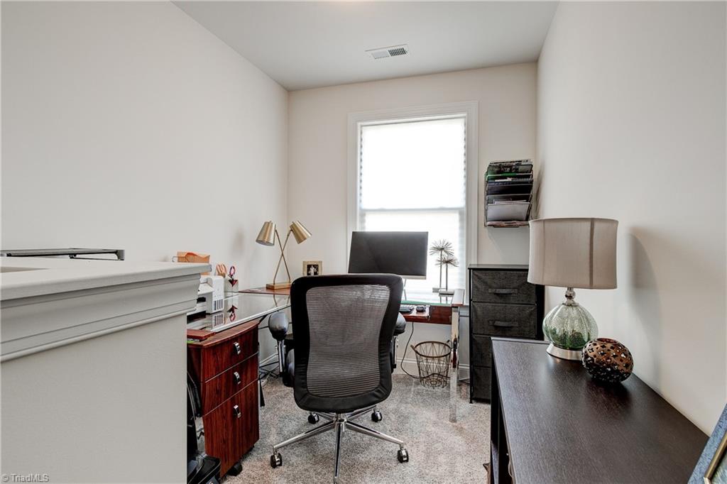 3556 Lamplight Way High Point, NC 27265 - Photo 33 of 38 Gallery Image 33
