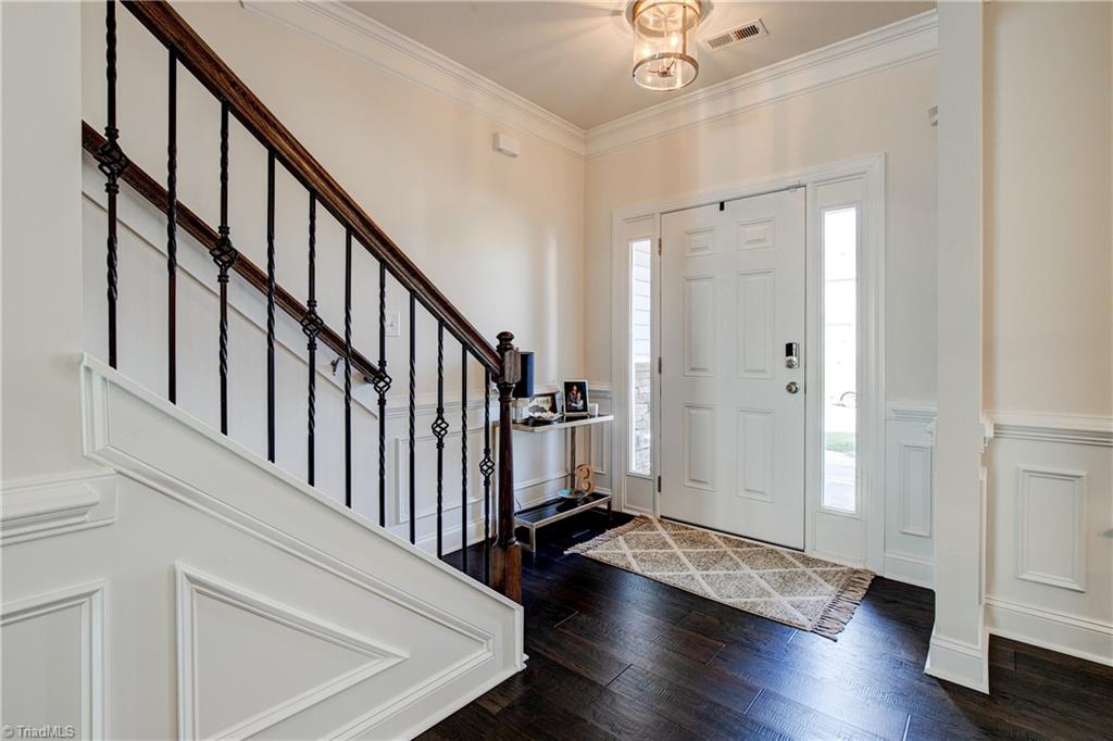 3556 Lamplight Way High Point, NC 27265 - Photo 6 of 38 Gallery Image 6