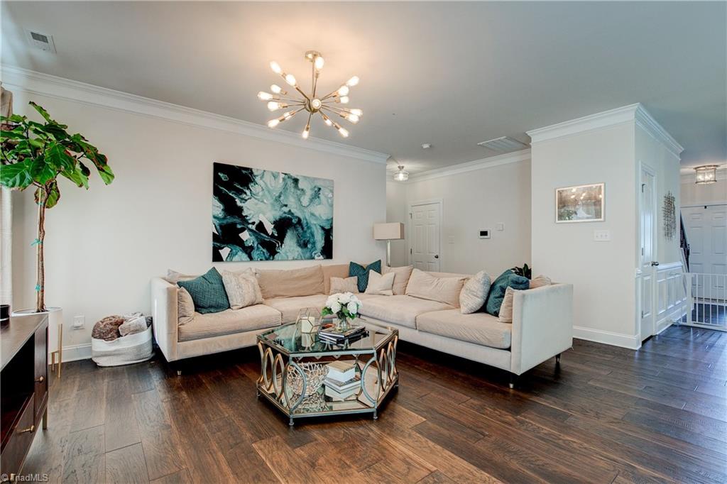 3556 Lamplight Way High Point, NC 27265 - Photo 10 of 38 Gallery Image 10