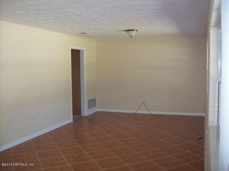 3750 Heath Road Jacksonville, FL 32277 - Photo 2 of 12 a view of an empty room
