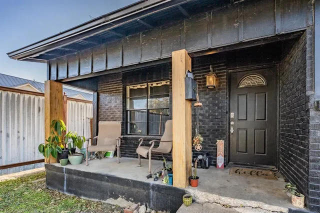 a living room filled with furniture