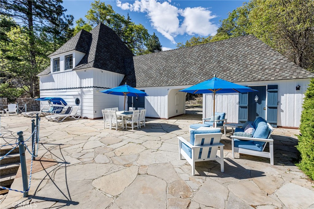 28641 North Shore Road Lake Arrowhead, CA 92352 - Photo 45 of 75