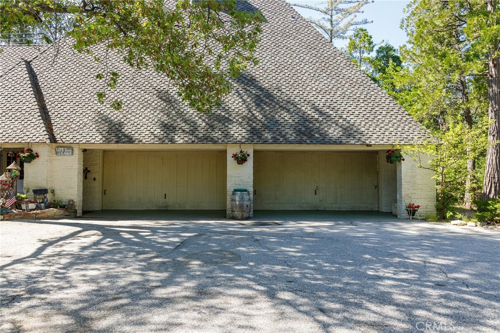 28641 North Shore Road Lake Arrowhead, CA 92352 - Photo 54 of 75