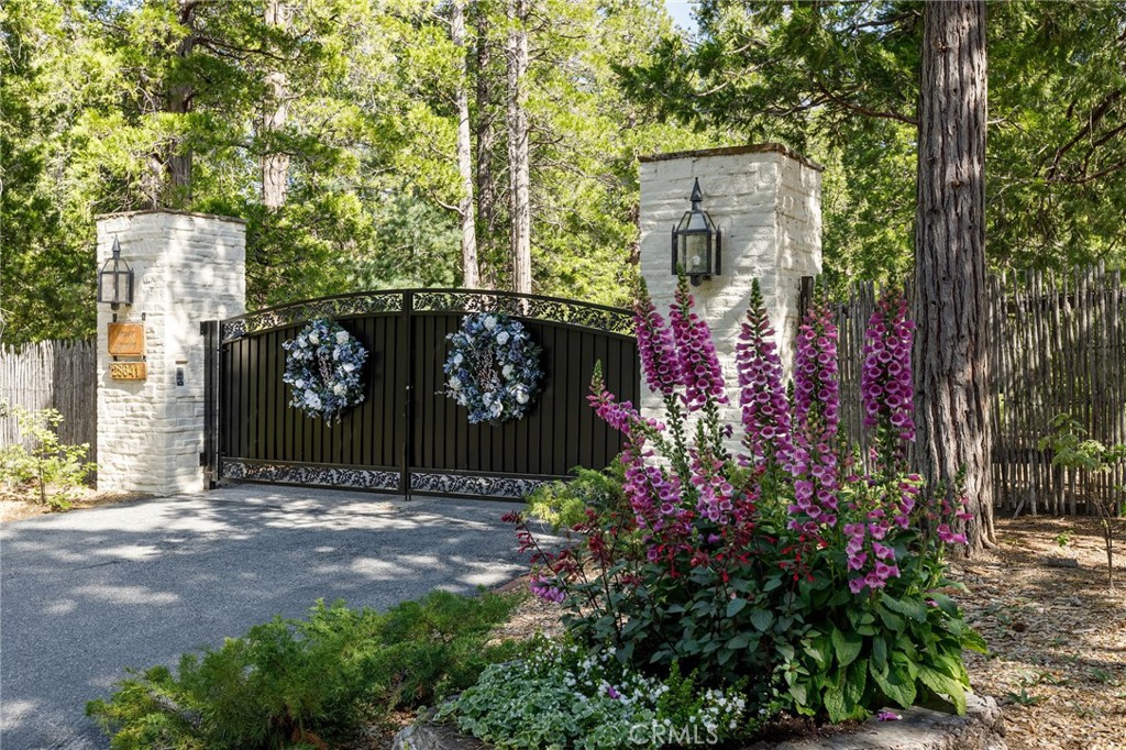 28641 North Shore Road Lake Arrowhead, CA 92352 - Photo 7 of 75