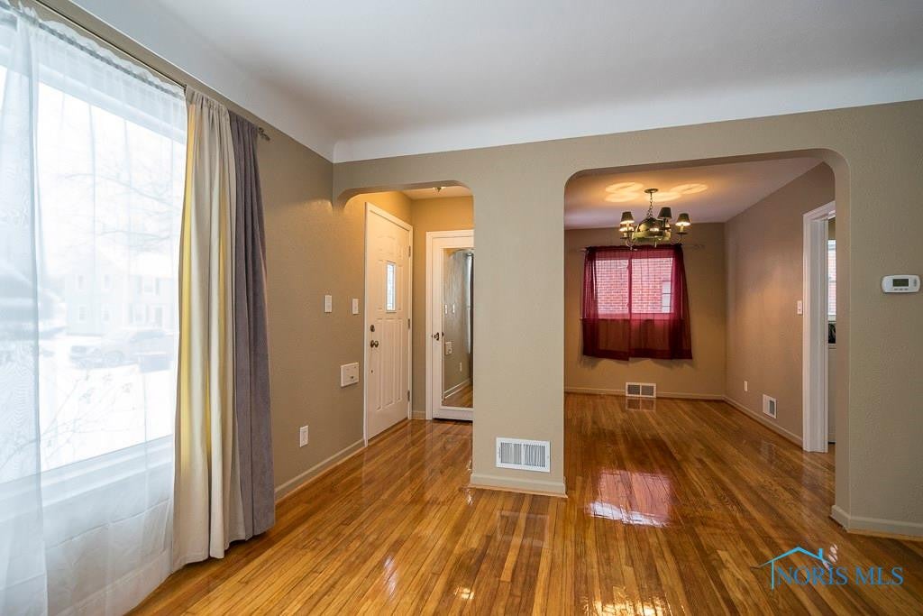 4214 Garrison Road Toledo, OH 43613 - Photo 3 of 26 Gallery Image 3