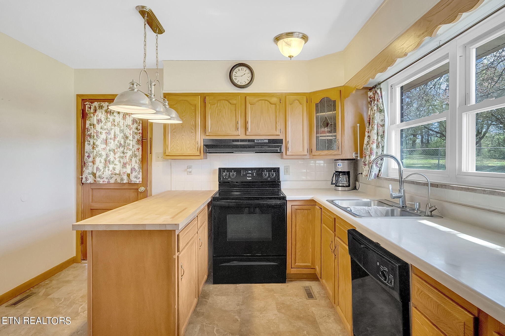 4404 Deerfield Road Knoxville, TN 37921 - Photo 10 of 30 Gallery Image 10