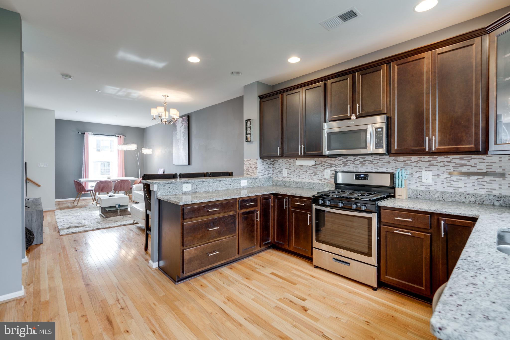 7452 Riding Meadow Way Manassas, VA 20111 - Photo 12 of 48 Eat in kitchen