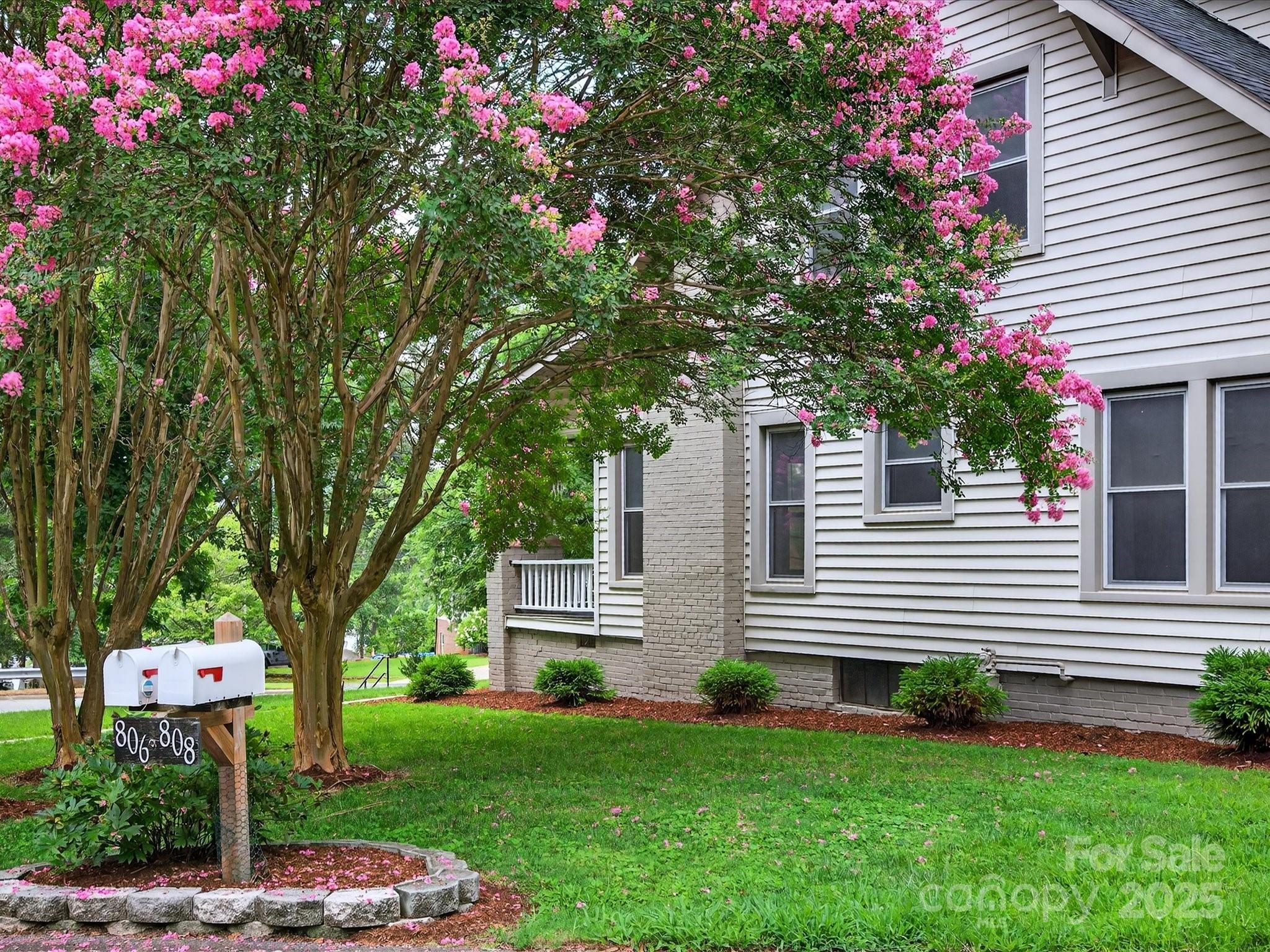 808 West Union Street Morganton, NC 28655 - Photo 13 of 40 a front view of a house with a yard