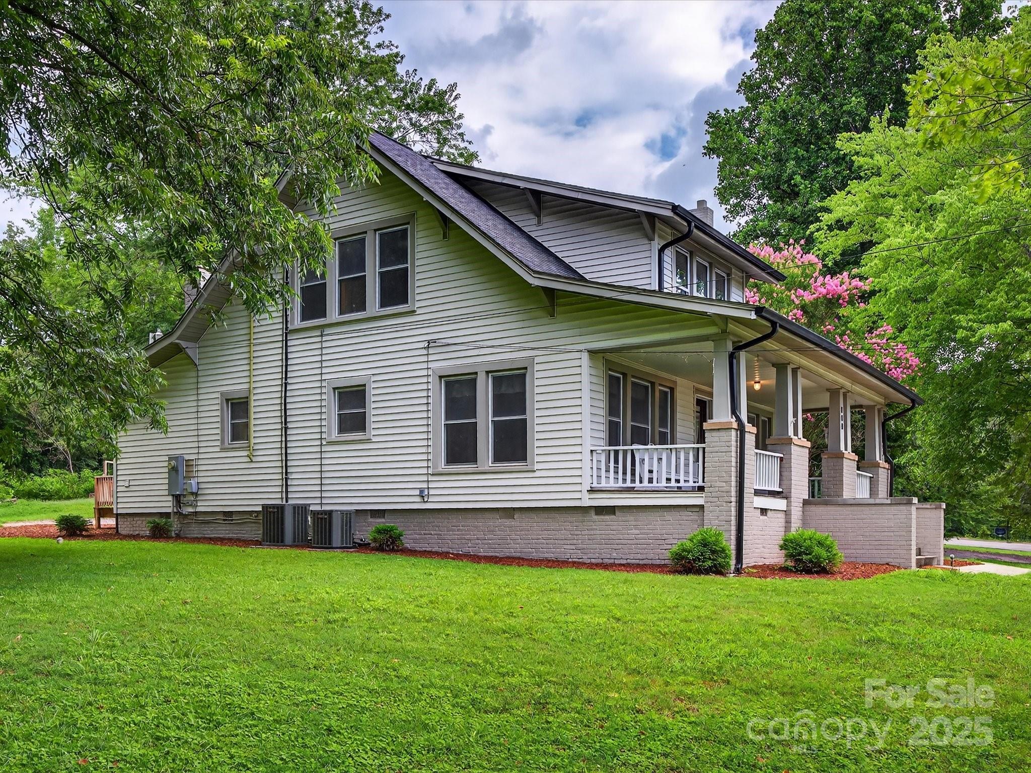 808 West Union Street Morganton, NC 28655 - Photo 7 of 40 a view of a house with backyard