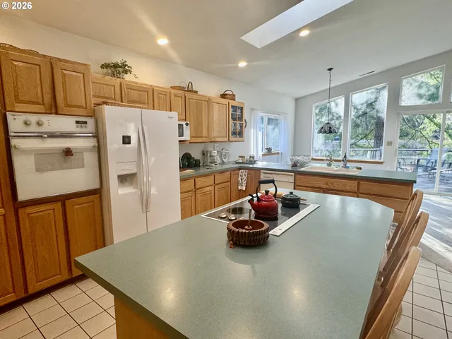 $775,000 | 11445 East Mapleton Road, Mapleton, OR 97453