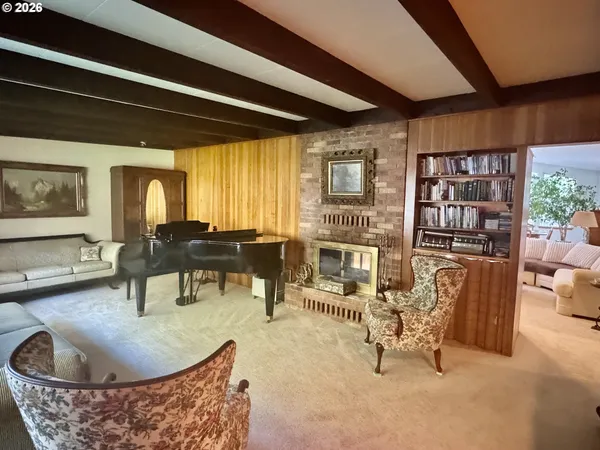 $775,000 | 11445 East Mapleton Road, Mapleton, OR 97453