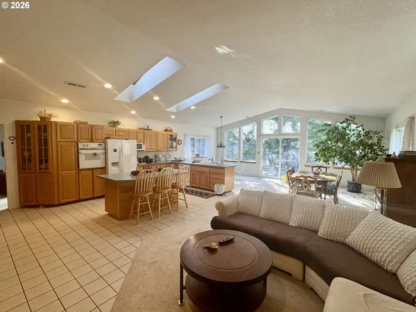 $775,000 | 11445 East Mapleton Road, Mapleton, OR 97453