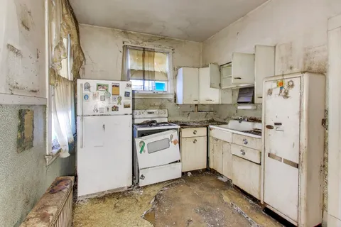 $199,500 | 2023 North Kedvale Avenue, Chicago, IL 60639