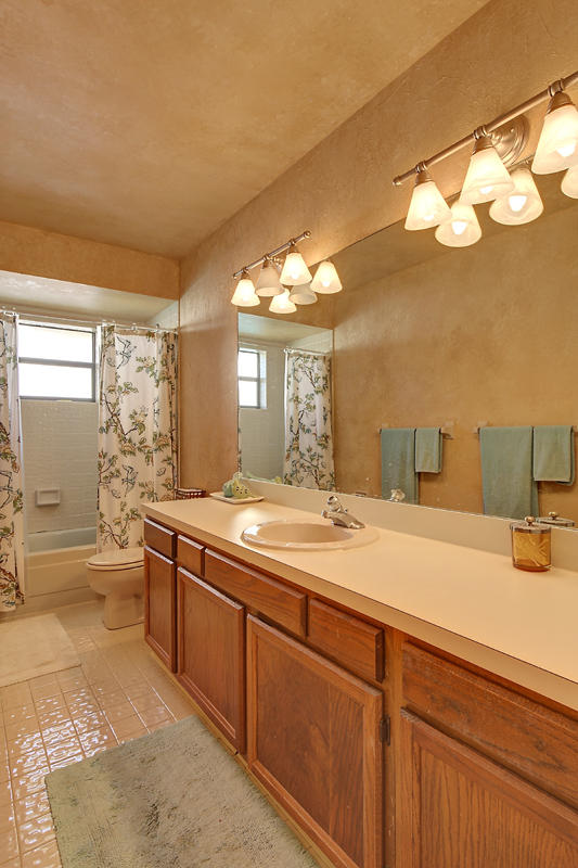 4410 Brandywine Drive Boca Raton, FL 33487 - Photo 15 of 27 Guest Bathroom