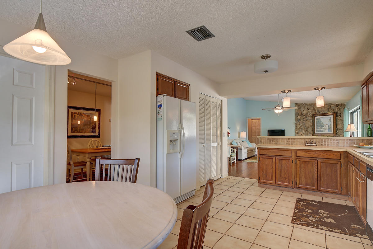 4410 Brandywine Drive Boca Raton, FL 33487 - Photo 21 of 27 Eat-in Kitchen Area