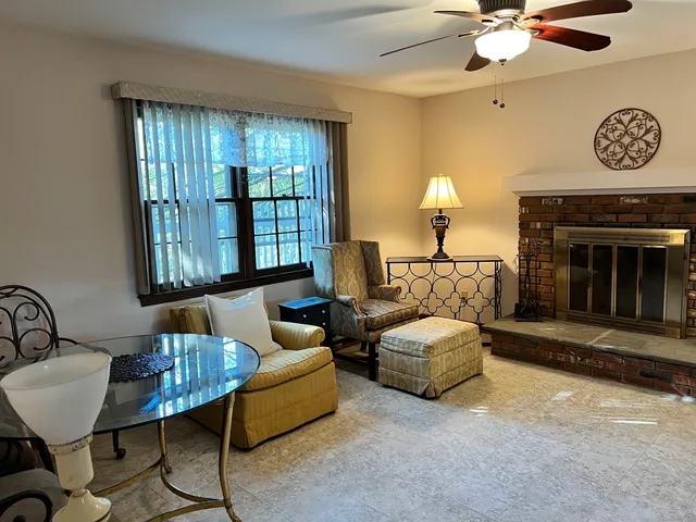 $1,200 | 4 Santa Lane, Unit INLAW, New Milford, CT 06776