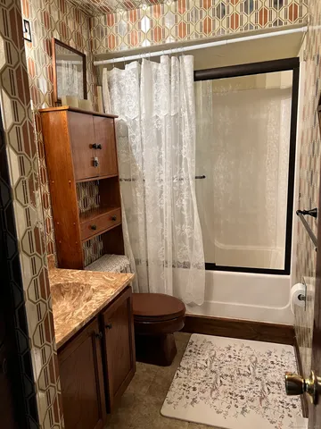 $1,200 | 4 Santa Lane, Unit INLAW, New Milford, CT 06776