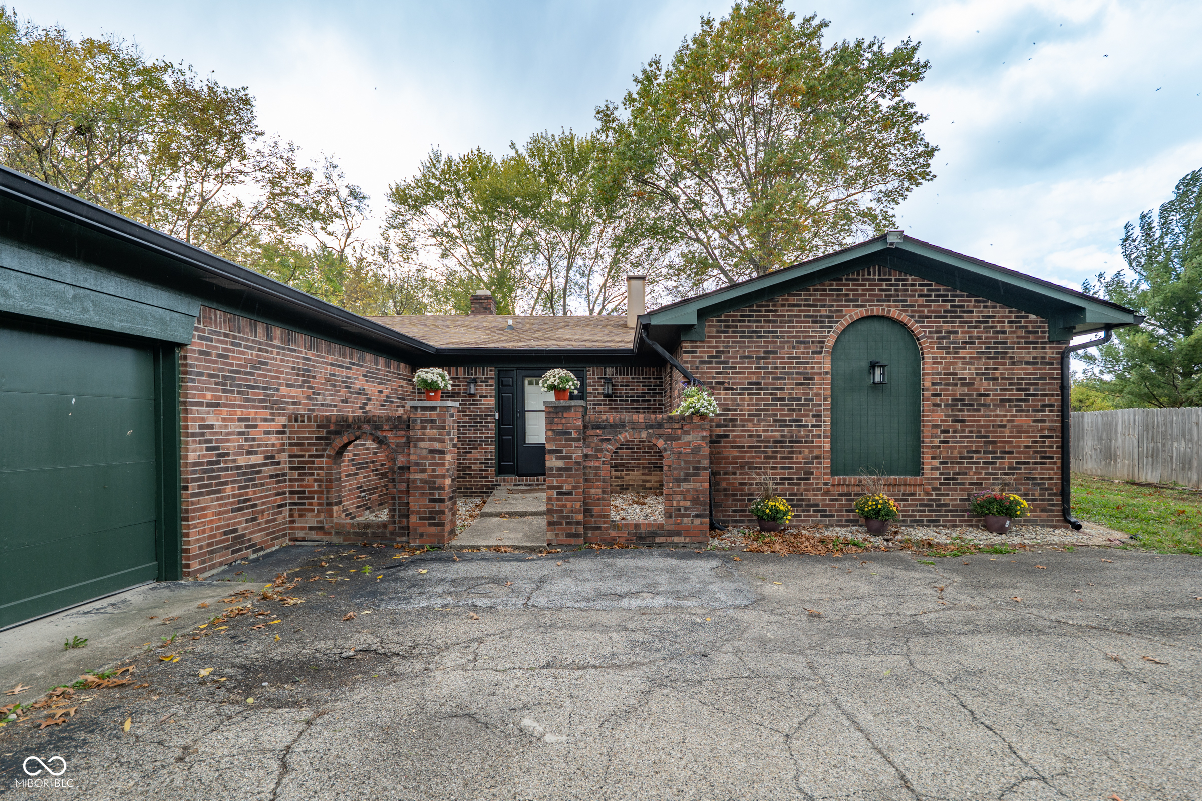 5344 Tincher Road Indianapolis, IN 46221 - Photo 2 of 34 Gallery Image 2