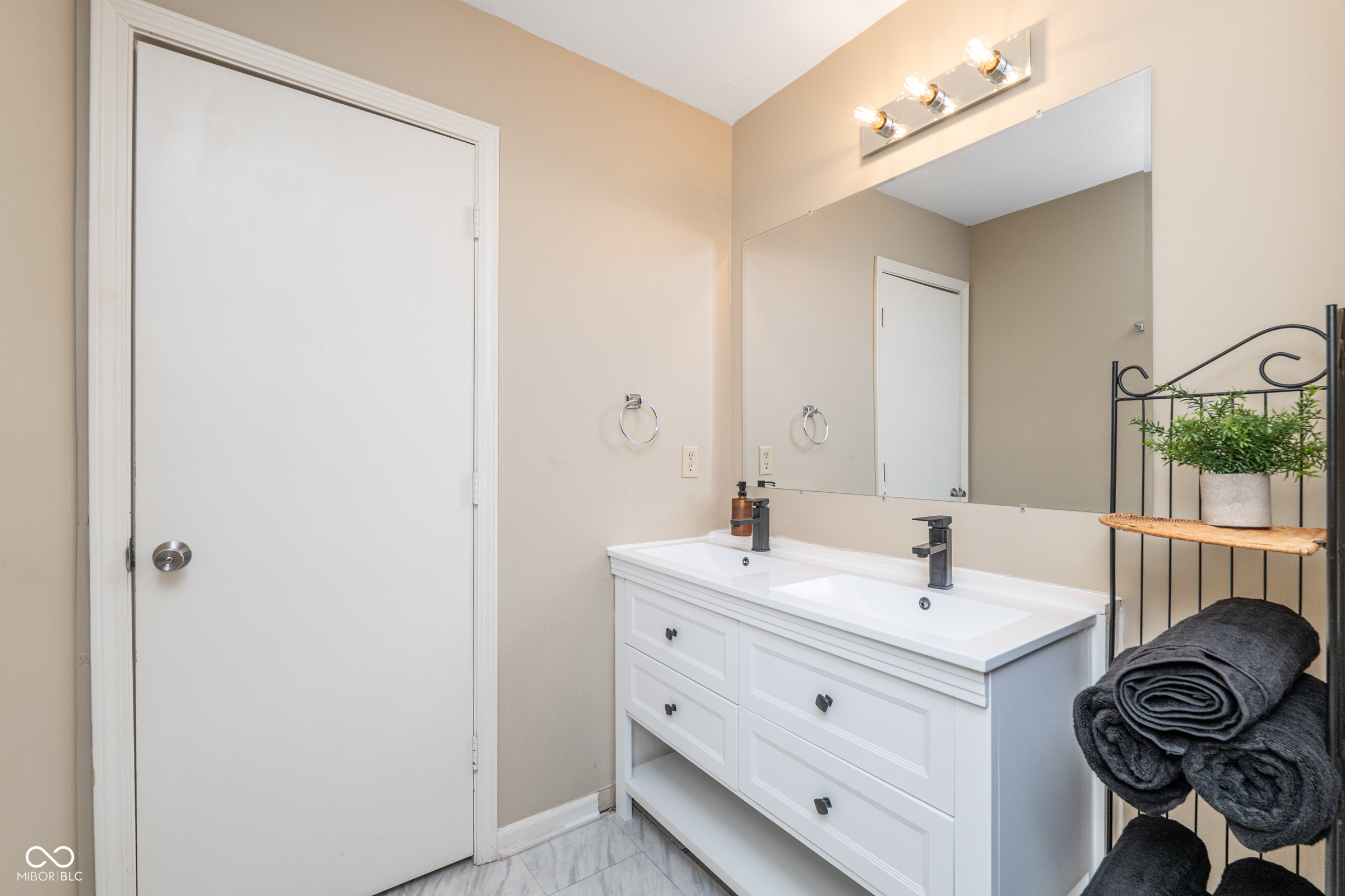 5344 Tincher Road Indianapolis, IN 46221 - Photo 21 of 34 Gallery Image 21