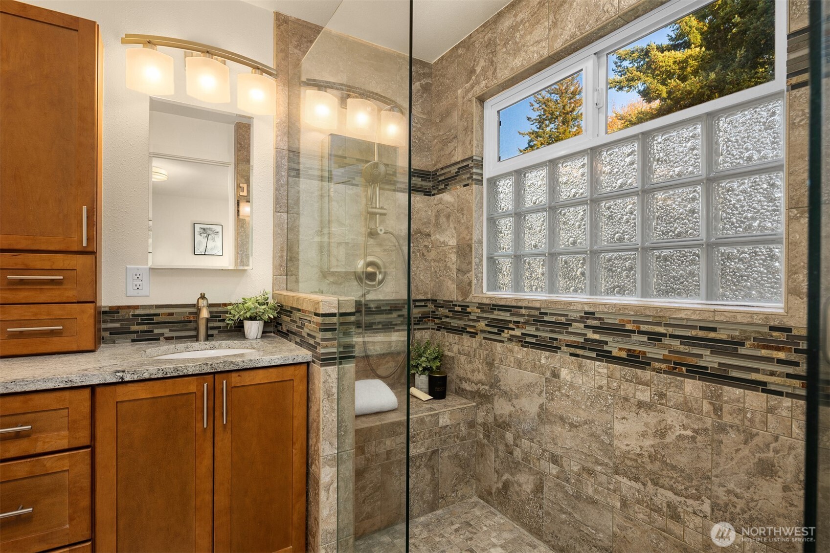 625 Aloha Way Edmonds, WA 98020 - Photo 12 of 31 Gallery Image 12