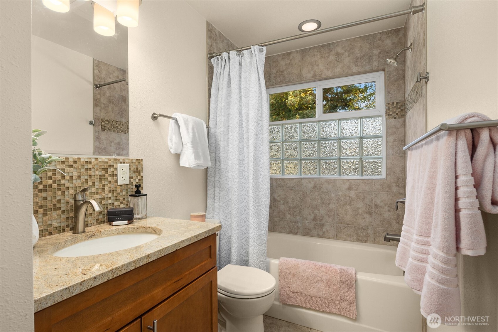 625 Aloha Way Edmonds, WA 98020 - Photo 16 of 31 Gallery Image 16