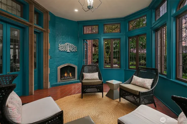 $5,000,000 | 803 East Prospect Street, Seattle, WA 98102