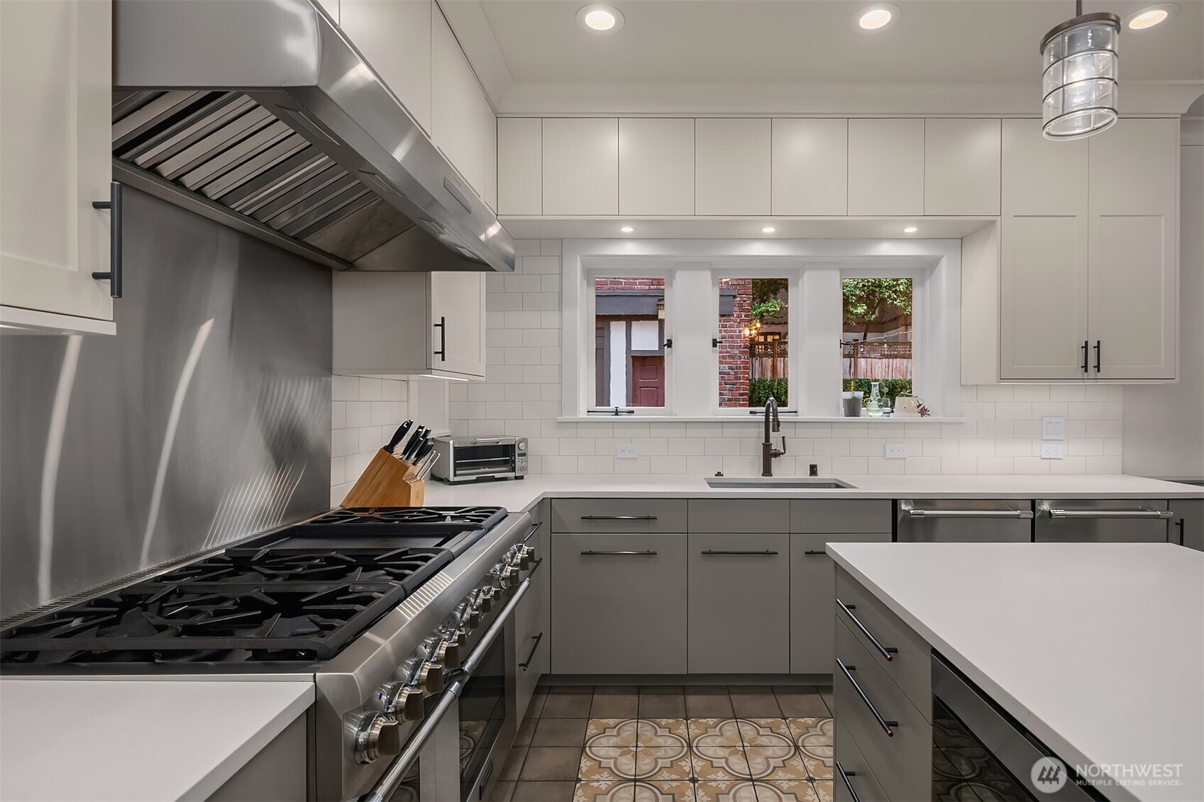 803 East Prospect Street Seattle, WA 98102 - Photo 14 of 40