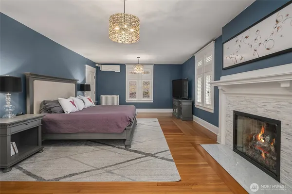 $5,000,000 | 803 East Prospect Street, Seattle, WA 98102