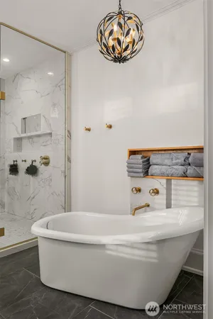 $5,000,000 | 803 East Prospect Street, Seattle, WA 98102