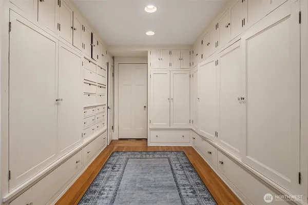 $5,000,000 | 803 East Prospect Street, Seattle, WA 98102