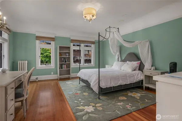 $5,000,000 | 803 East Prospect Street, Seattle, WA 98102