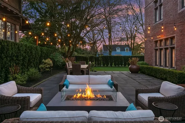 $5,000,000 | 803 East Prospect Street, Seattle, WA 98102