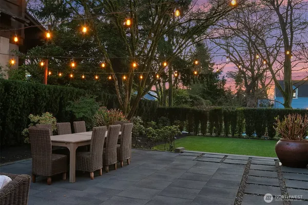 $5,000,000 | 803 East Prospect Street, Seattle, WA 98102